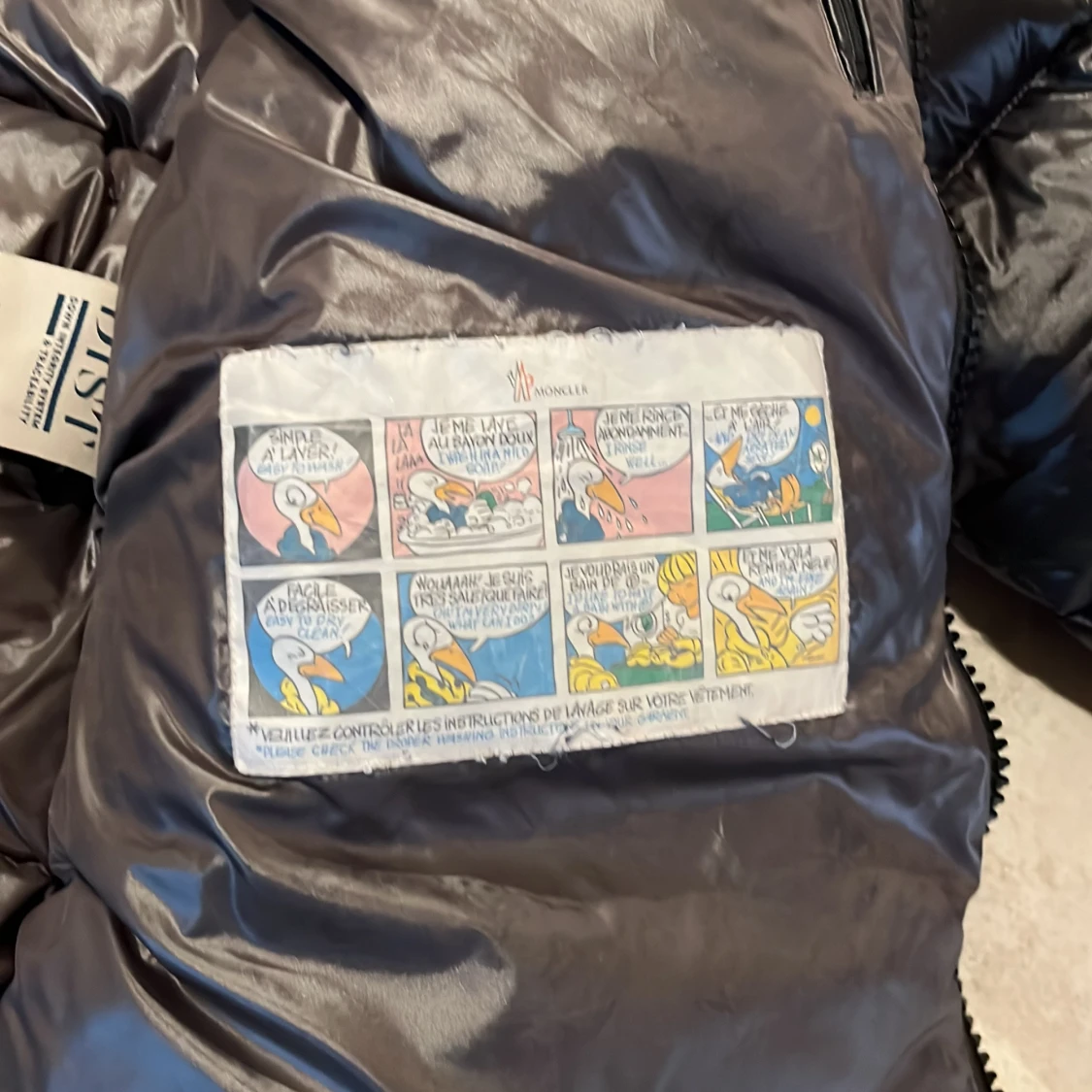 Svart dunjacka från Moncler - 2