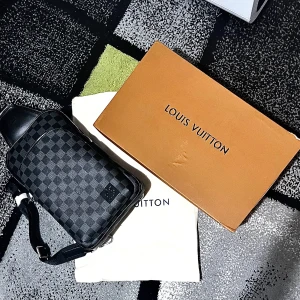 Louis vuitton väska - Helt ny, oanvänd. Fraktar samma dag.