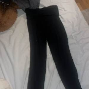 Lager 157 yoga byxor - Ett par lager 157 yoga byxor i storlek XS i bra skick behöver bara en tvätt innan jag kan skicka iväg de