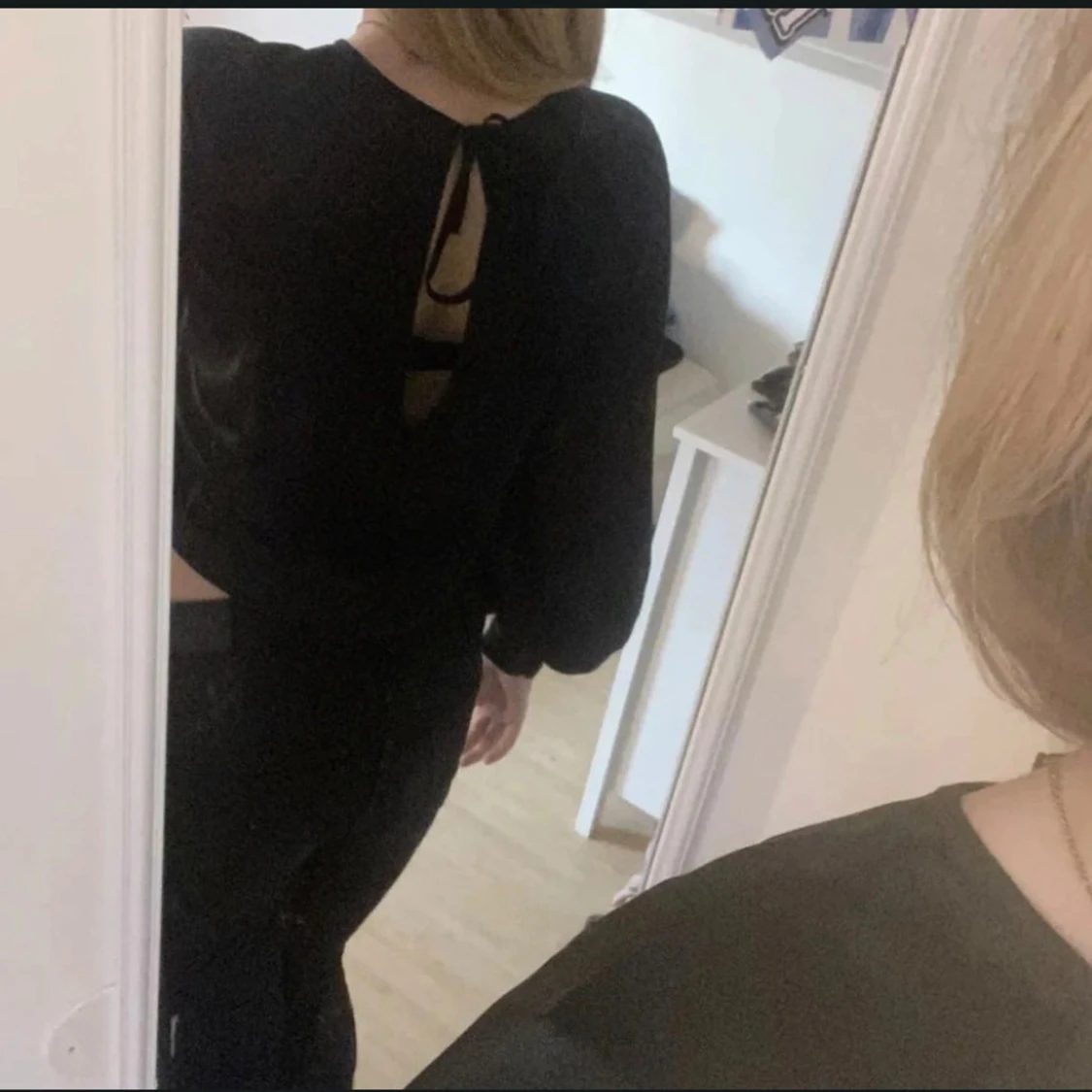 snygg svart blus från H&M - 1