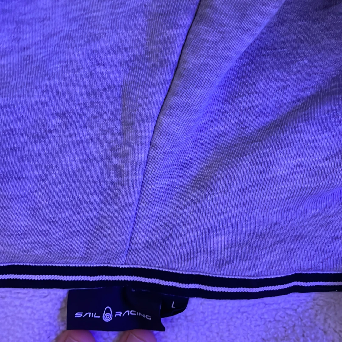 Grå hoodie från Sail Racing - 2