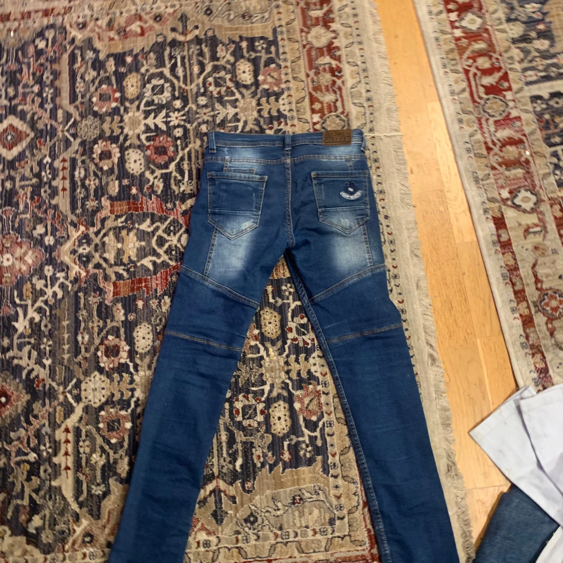 Blå jeans med broderier från Dsquared2 - 1