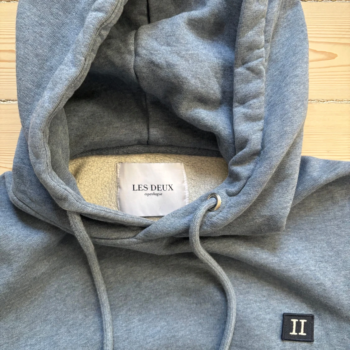 Blå hoodie från Les Deux - 1