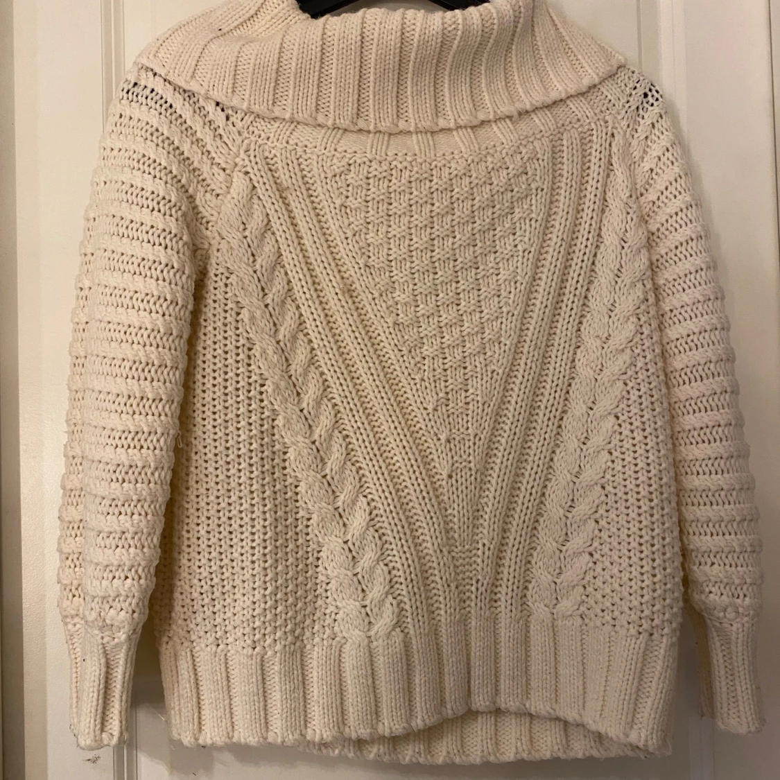 Vit stickad tröja från H&M - 1