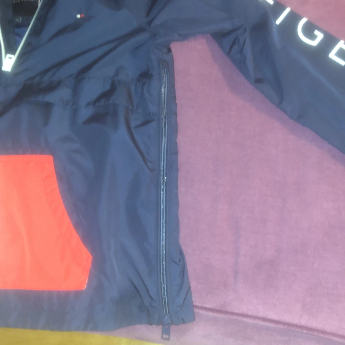 Blå vindjacka från Tommy Hilfiger - 4