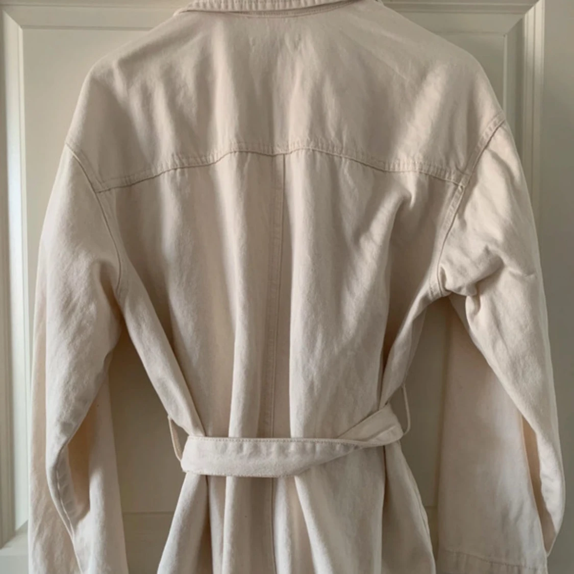 Beige jacka med knytbälte - 2