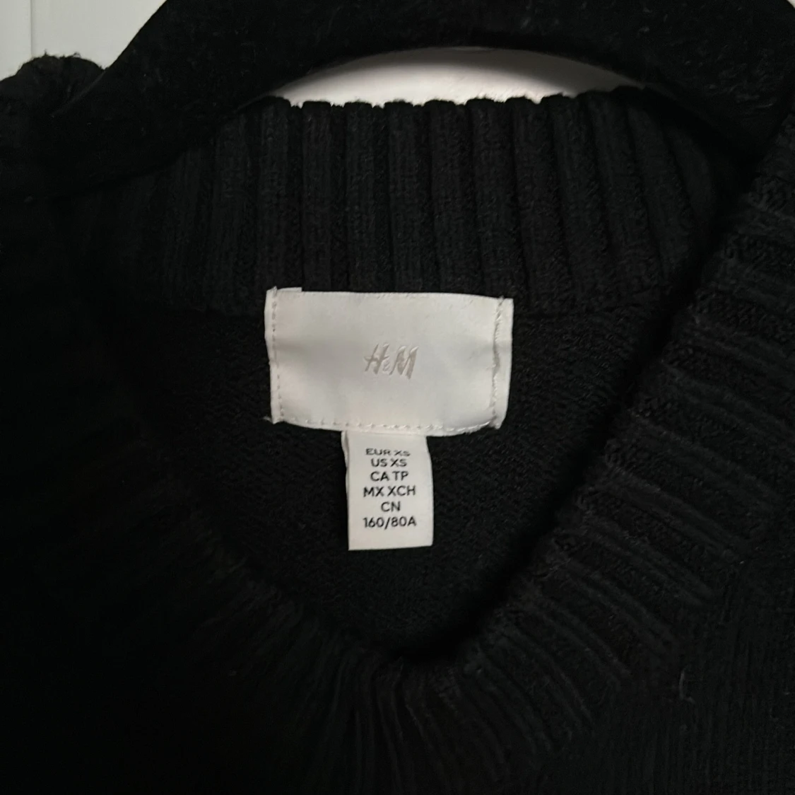 Svartvit randig stickad tröja från H&M - 3