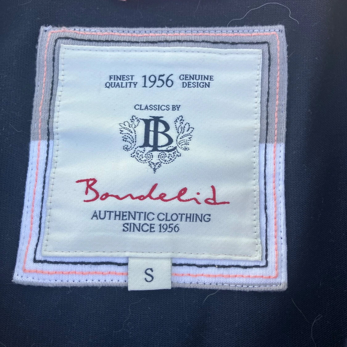 Mörkblå kavaj från Bondelid