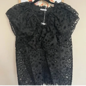 WERA blus!  - SUPERSNYGG WERA blus, nypris 600! 🩷