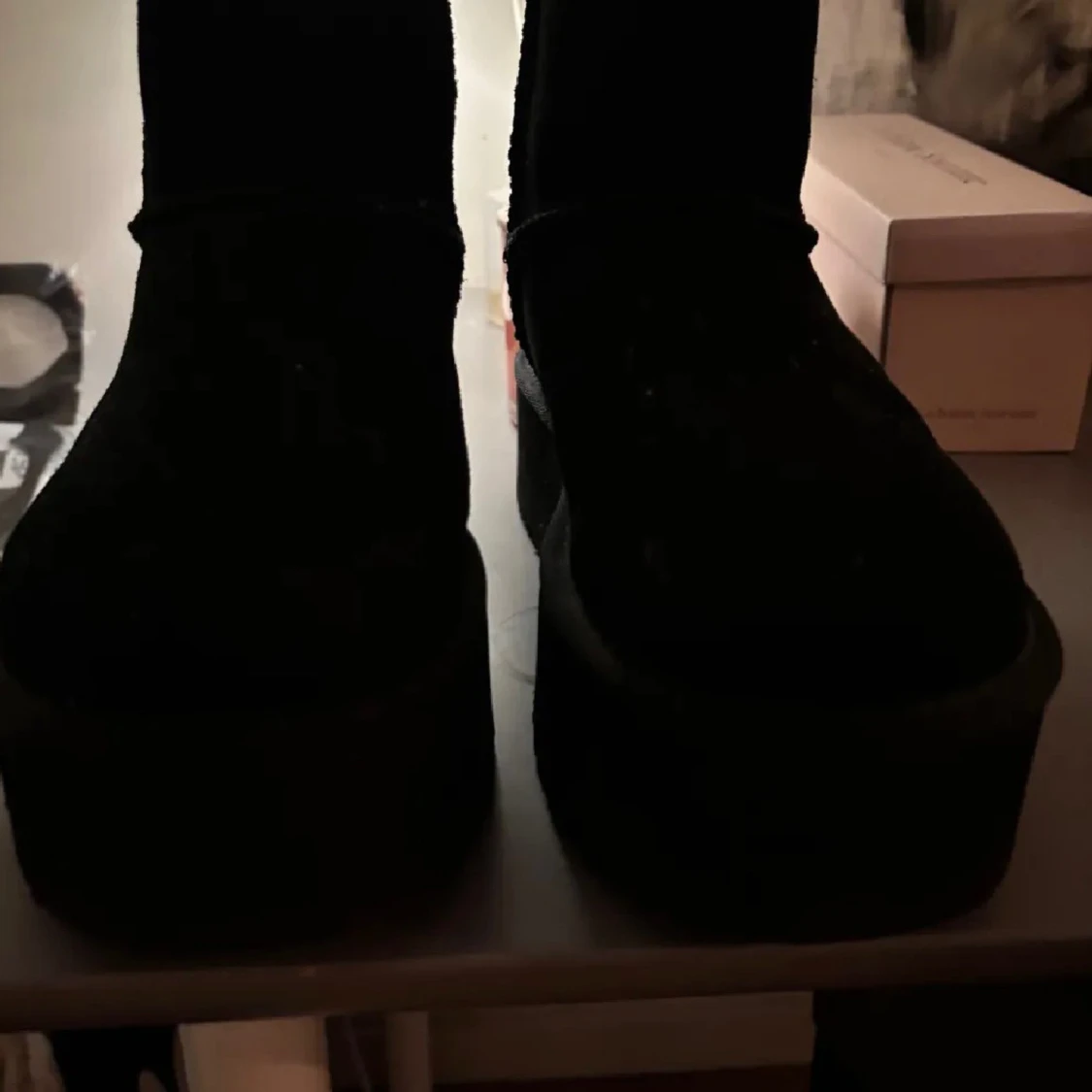 Svarta UGG boots med platåsula - 2