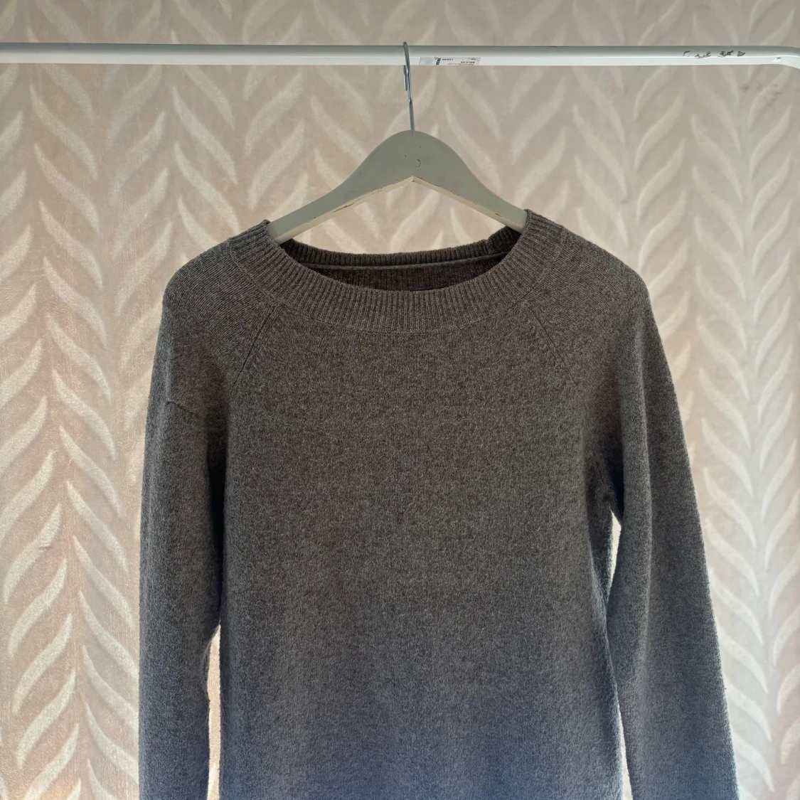 Beige stickad tröja från Vero Moda