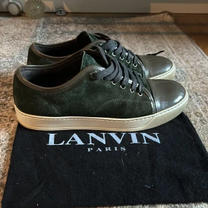 Lanvin Cap Toe - Fräscha Gröna Lanvins. Inga defekter. Size: UK7 motsvarar cirka EU 42. Vid frågor kom PM