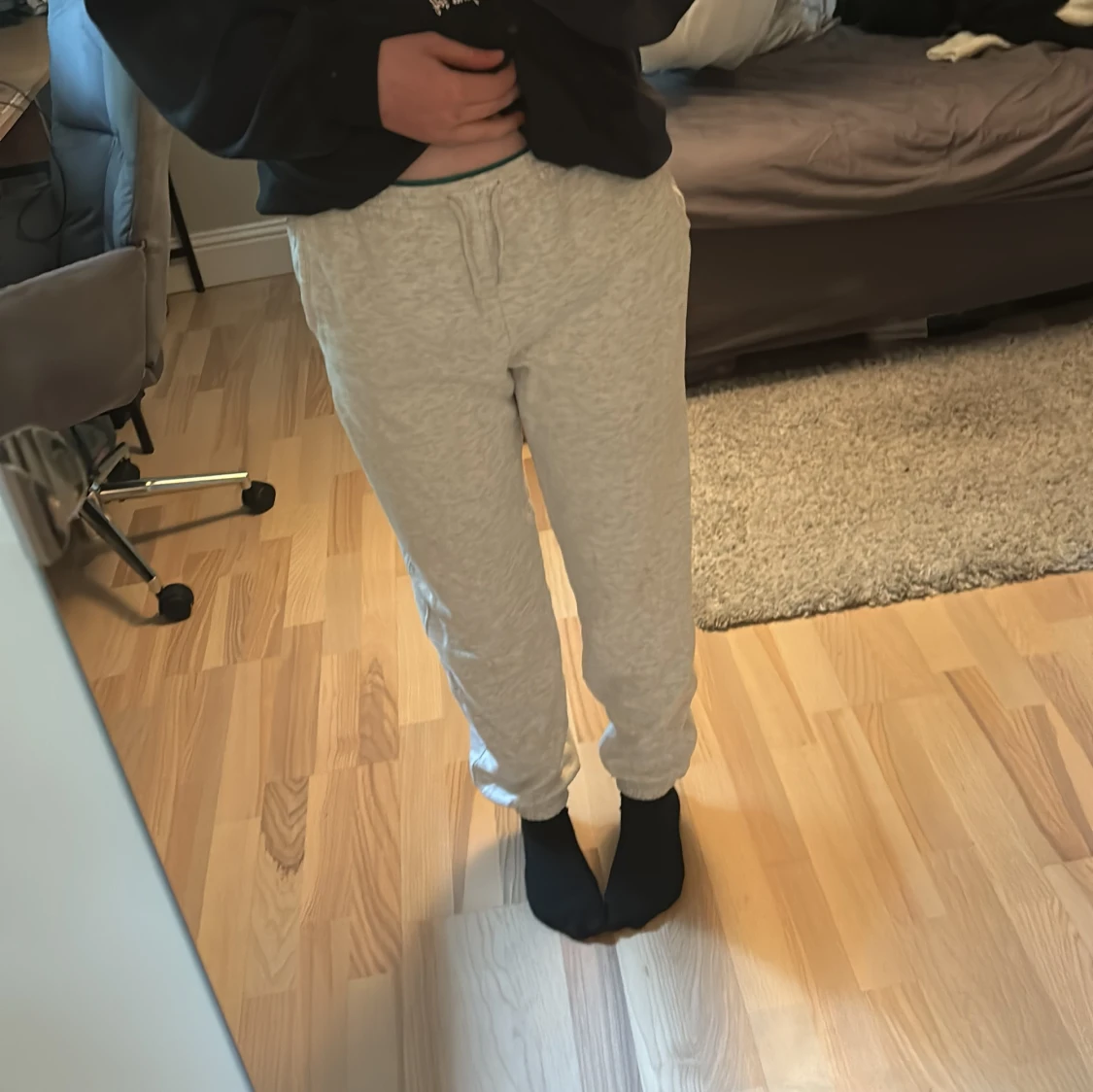 Grå mjukisbyxor från H&M Basic S
