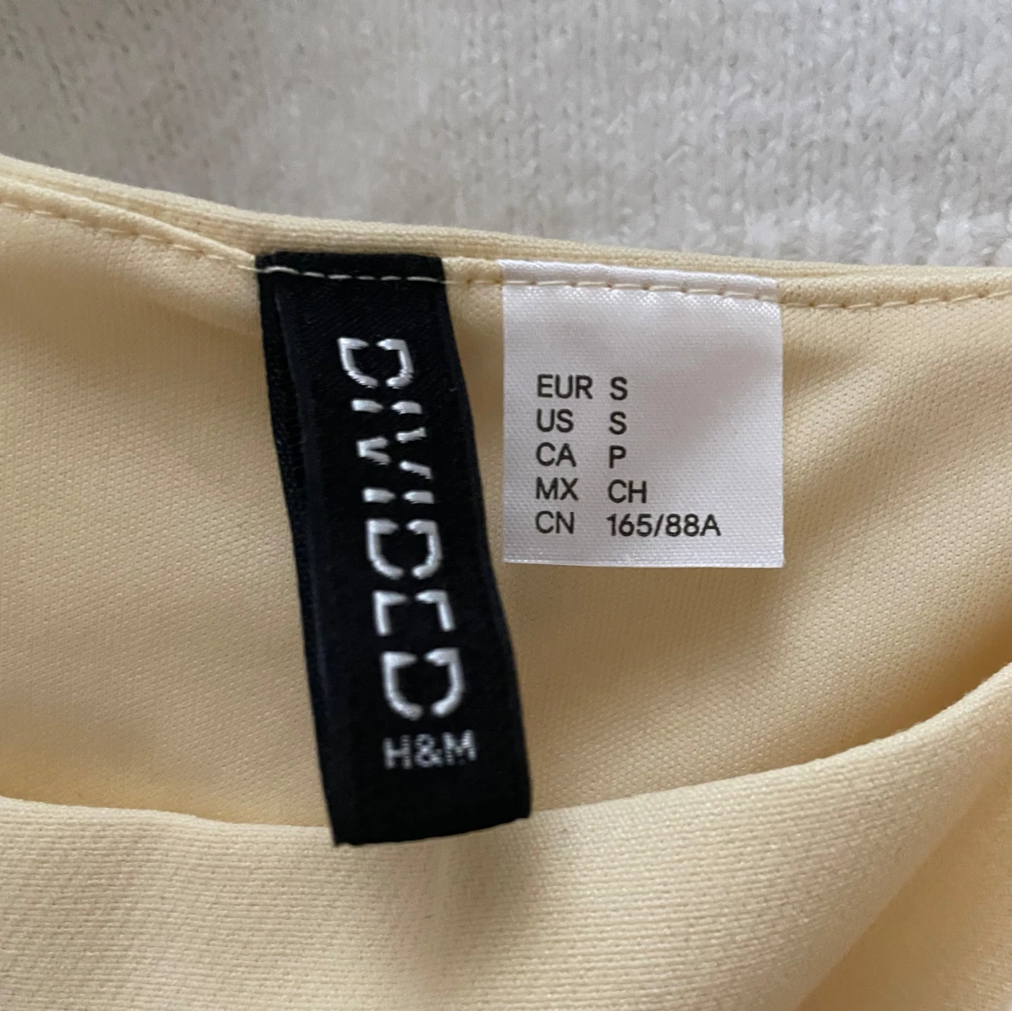 Gul linnetopp från hm  - 2