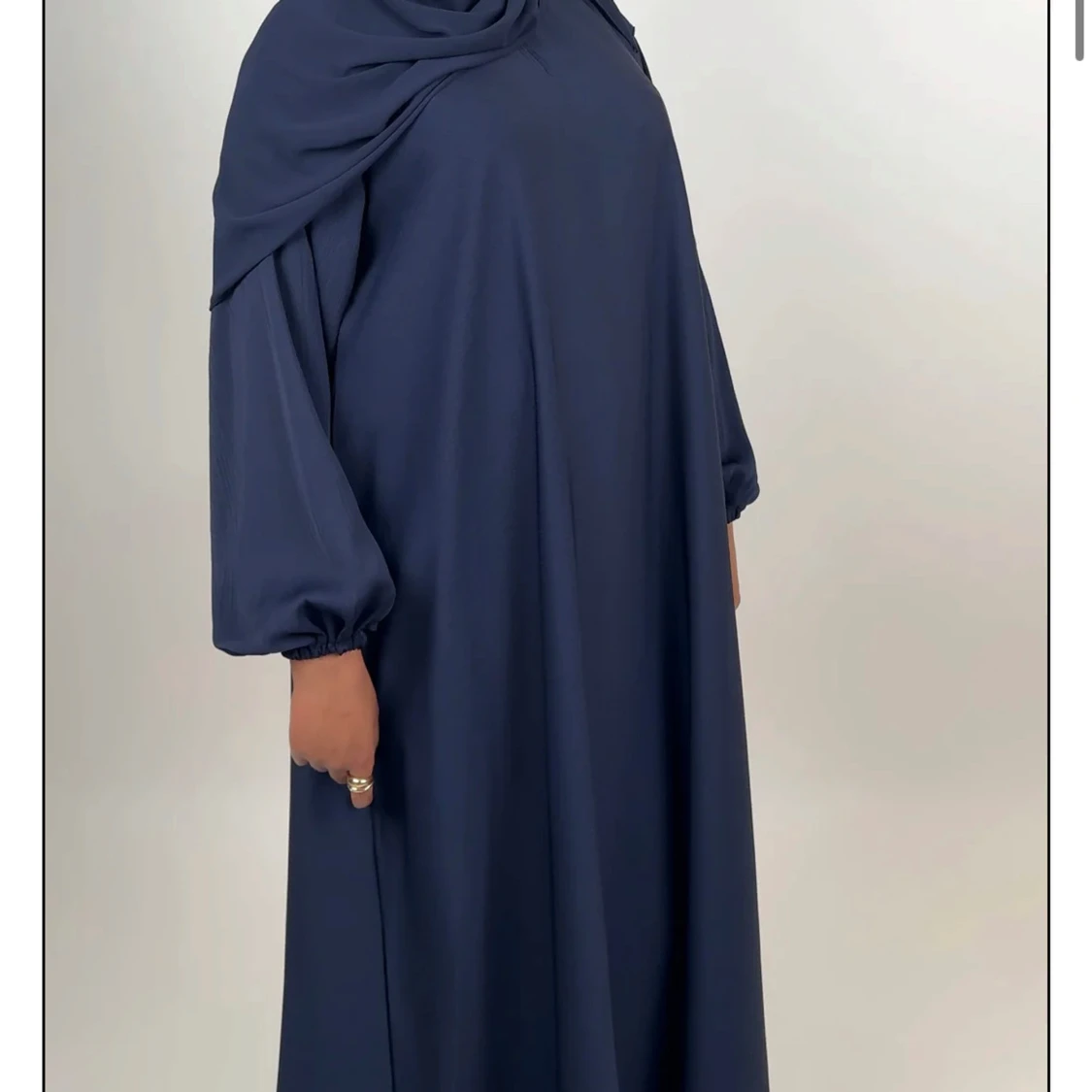 Marinblå abaya med stängda ärmar - 1