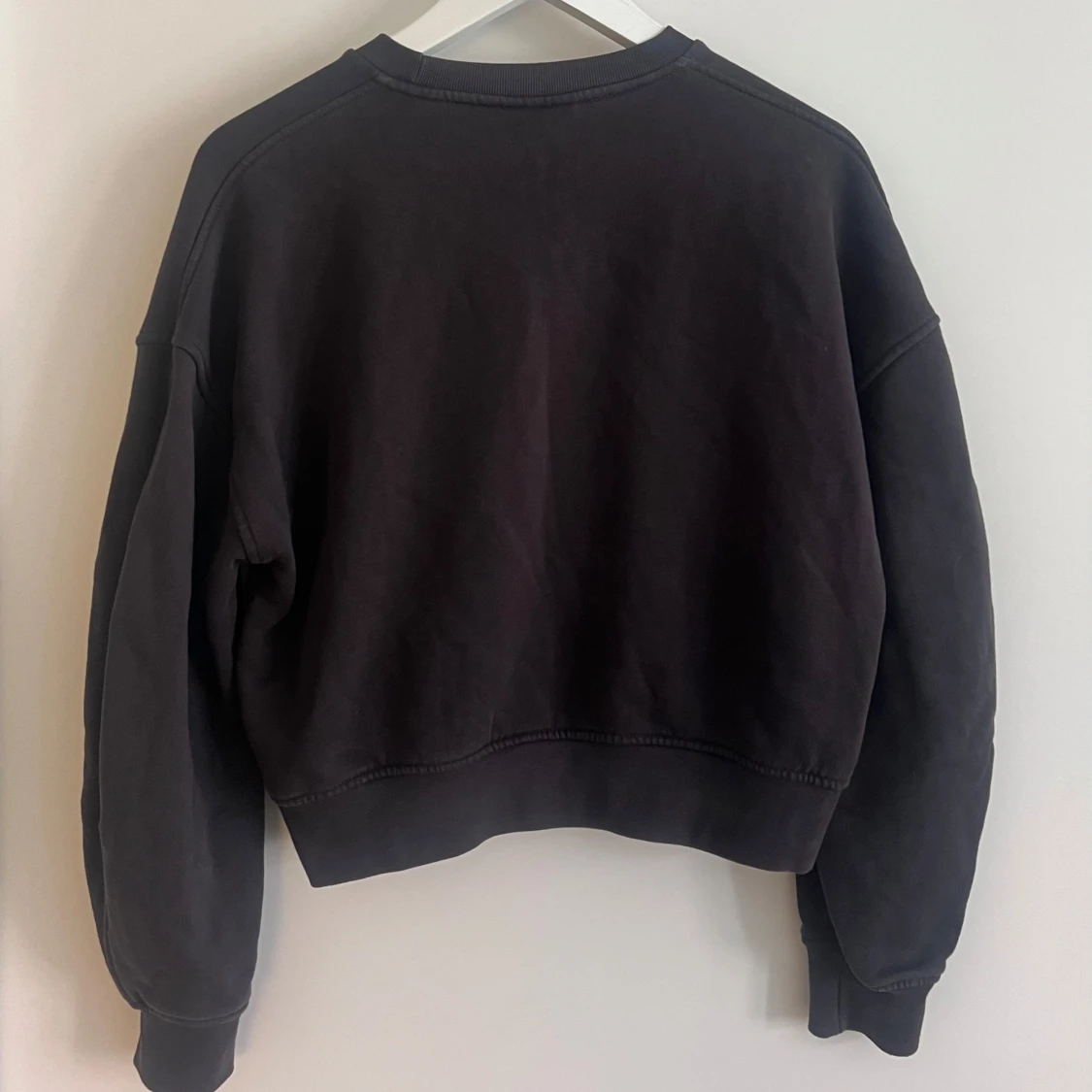 Svart Ganni sweatshirt med gul logga - 1