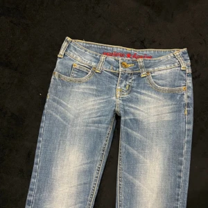 Blå straight jeans från Review - Snygga blåa vintage straight jeans från Review, aldrig använda! Skriv privat för mått!!💞