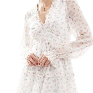 VMsmilla - Klänning från vero moda som endast är använd en gång. Den är som ny🥰