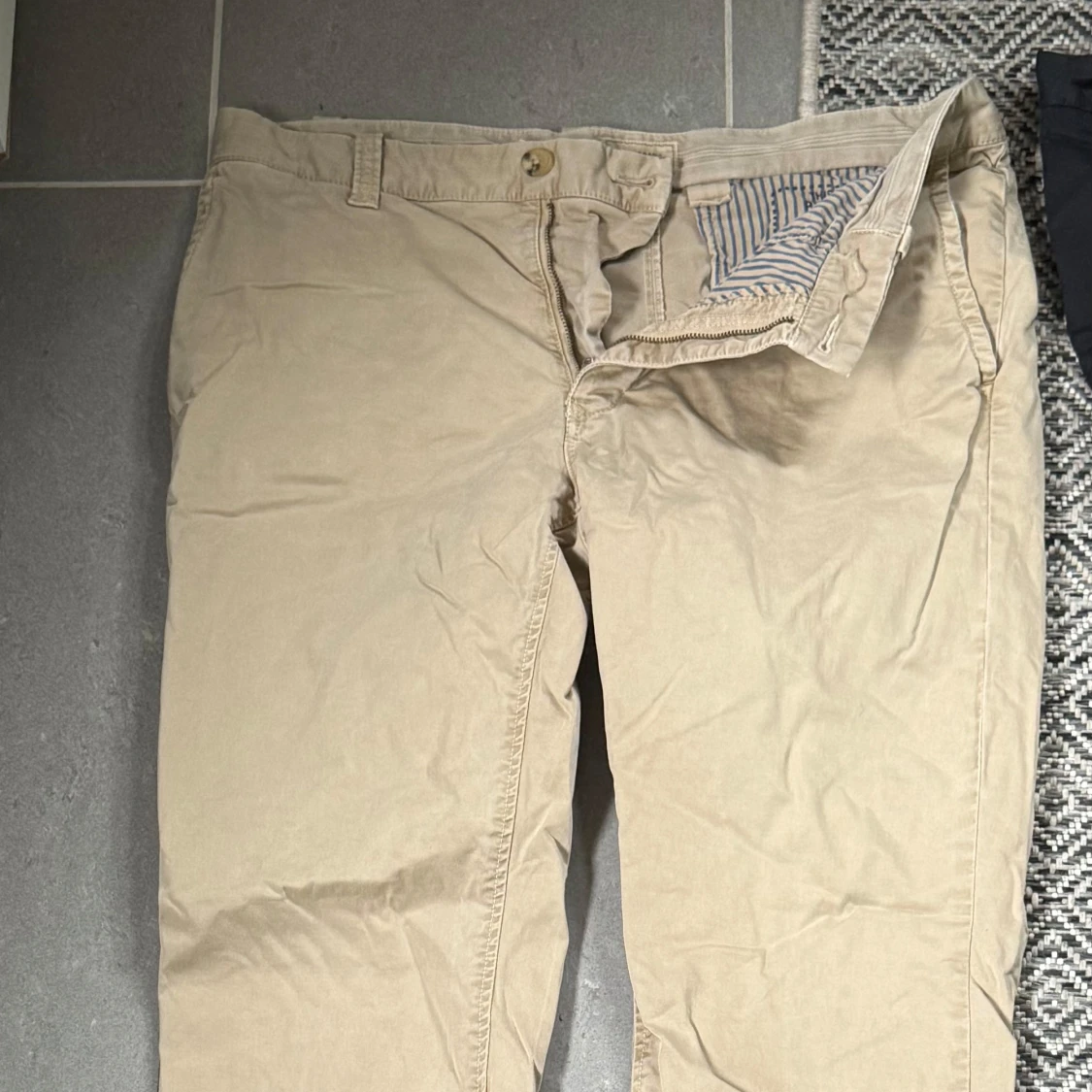 Beige chinos från Boomerang W33 L34