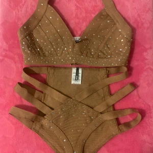 Bikini - 🤍