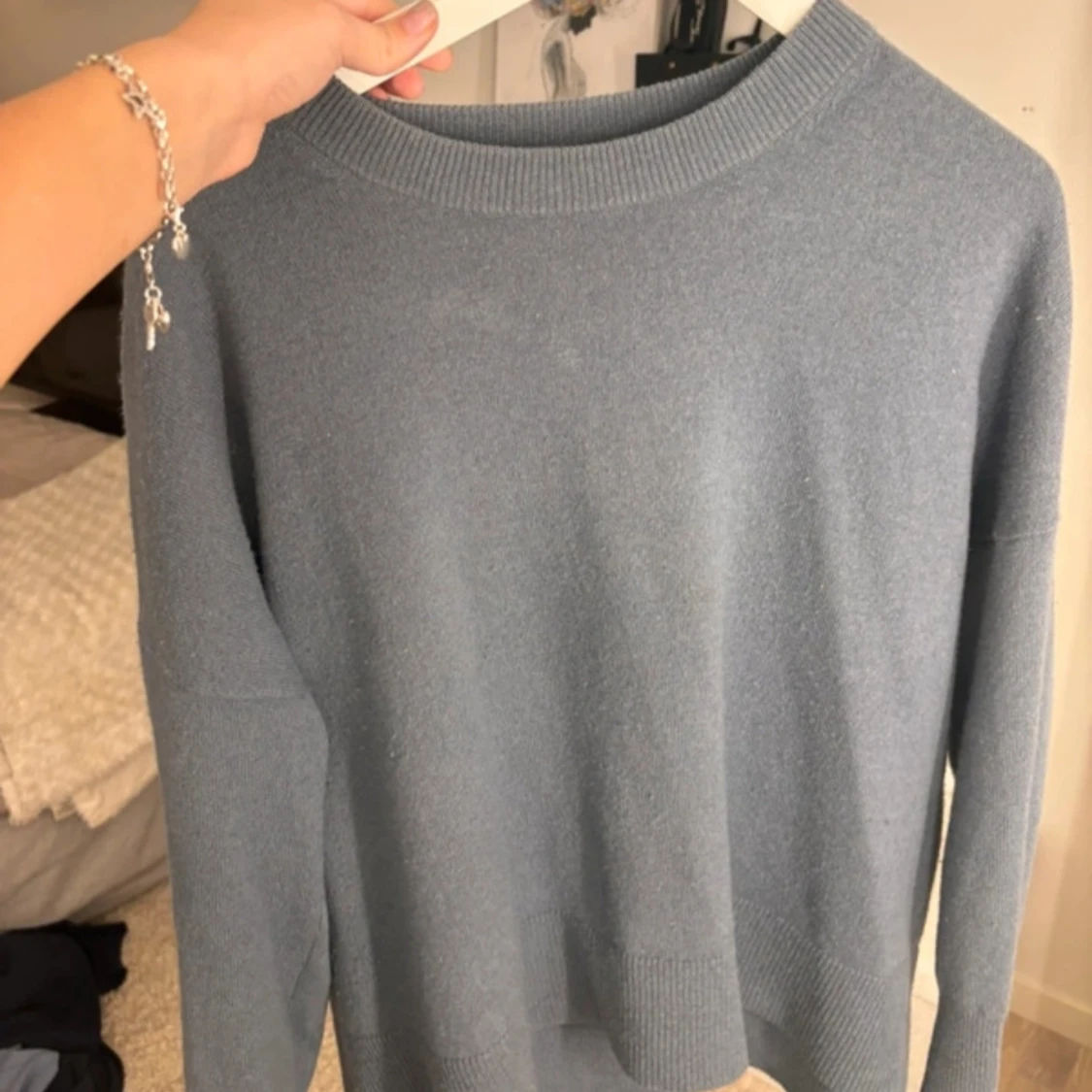 Blå kashmirtröja från Soft Goat