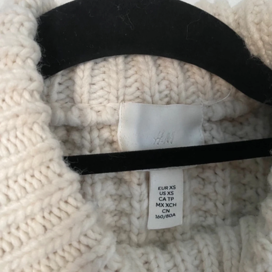 Beige stickad tröja från H&M - 1