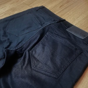 Svarta Tiger of Sweden jeans  - Säljer ett par snygga Tiger of Sweden jeans för ett billigt pris. 