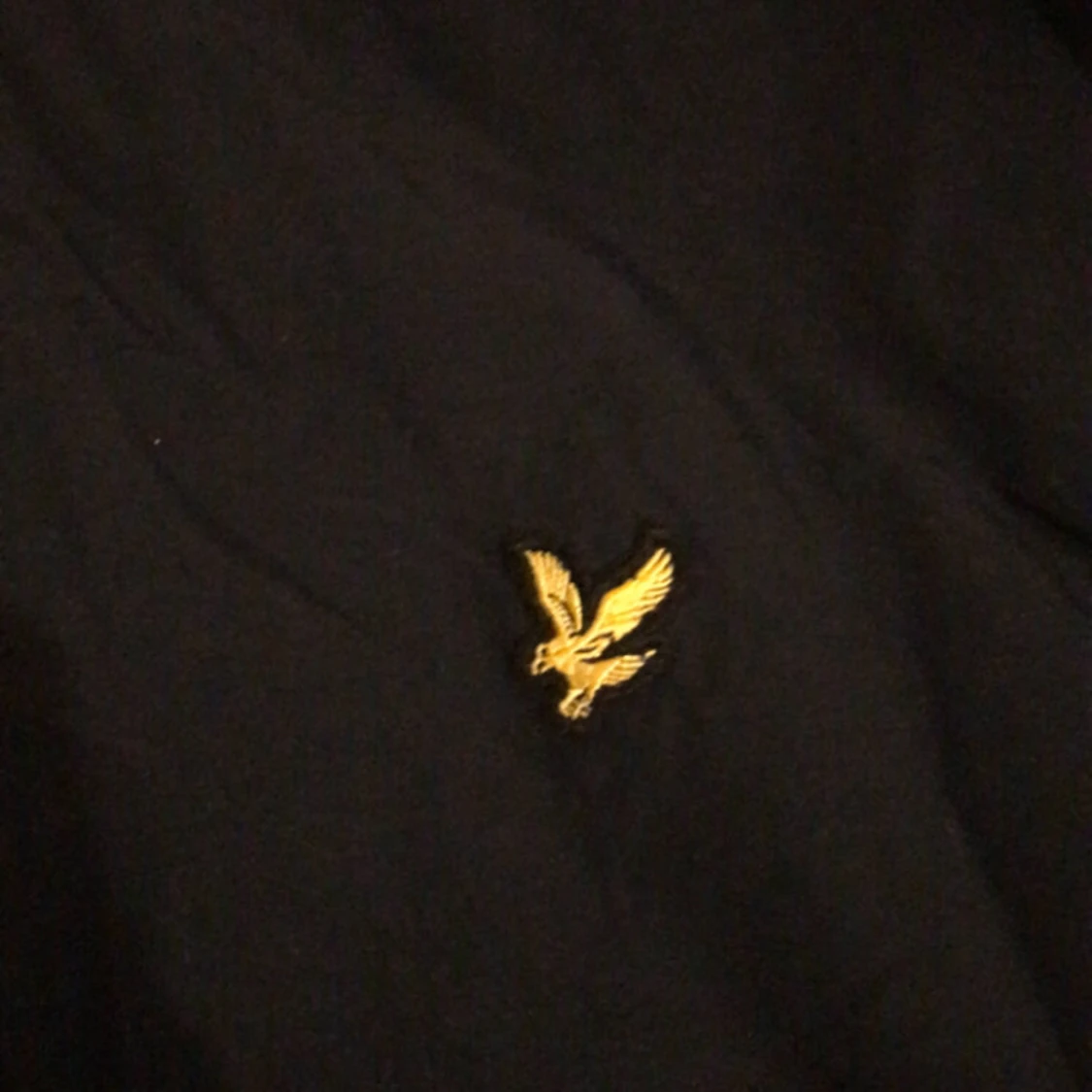 Svart jacka med huva från Lyle & Scott - 1