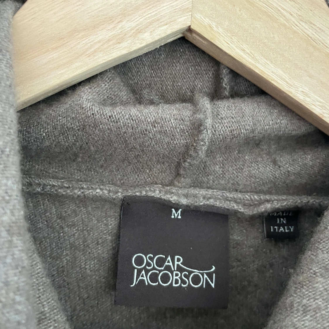 Grå hoodie från Oscar Jacobson - 2