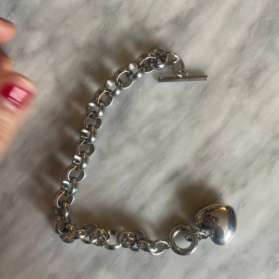 Edblad - Silverfärgat armband med hjärthänge