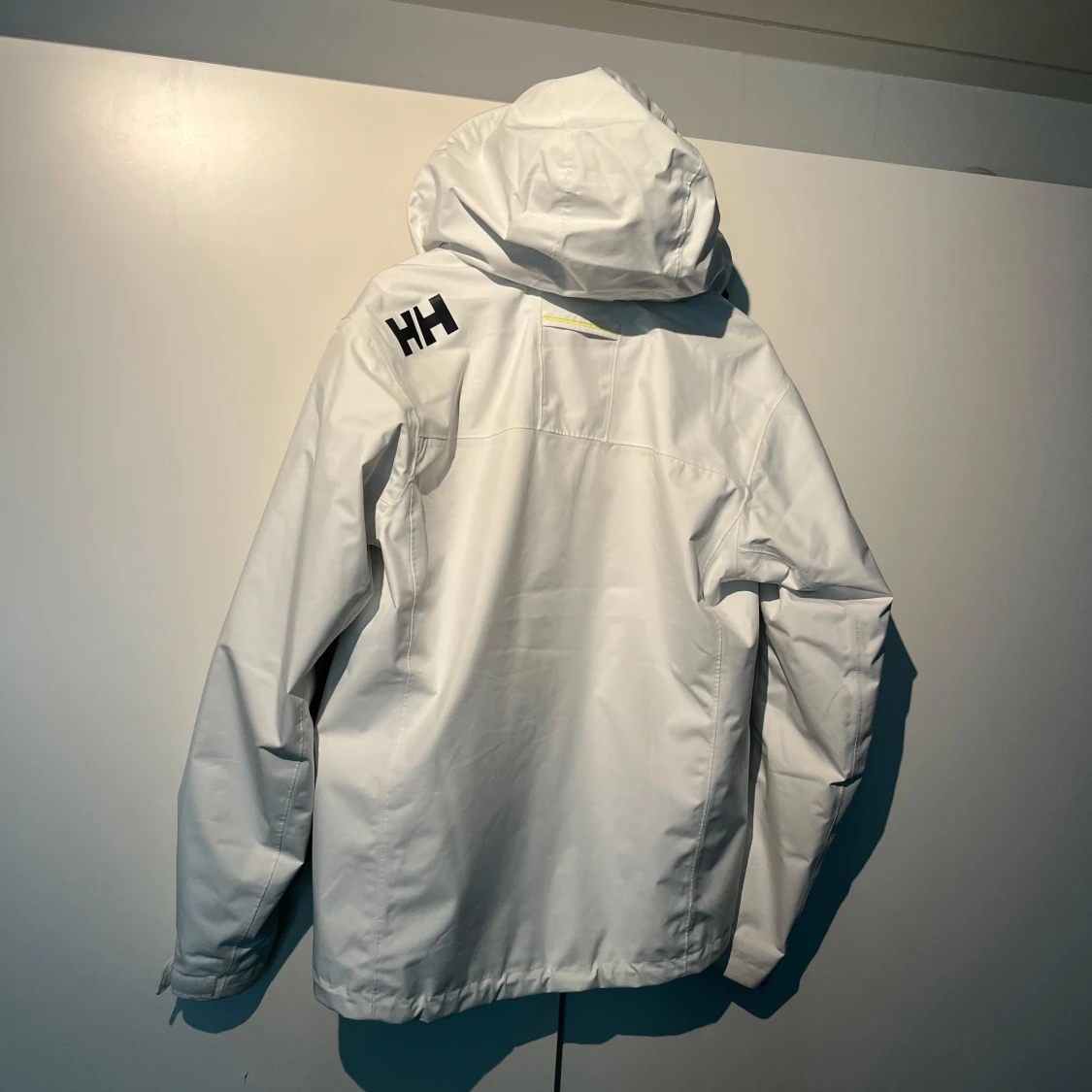 Vit vindjacka från Helly Hansen - 3