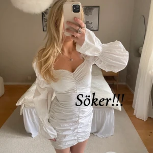 Vit klänning  - Söker denna klänningen från Nakd i 32!!