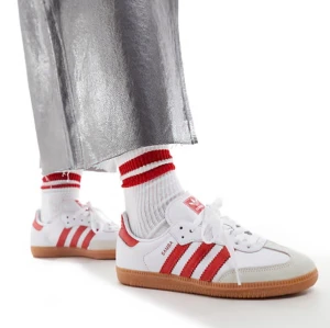 Adidas Samba - Nya adidas samba som bara är testade en gång, så i väldigt bra skick!