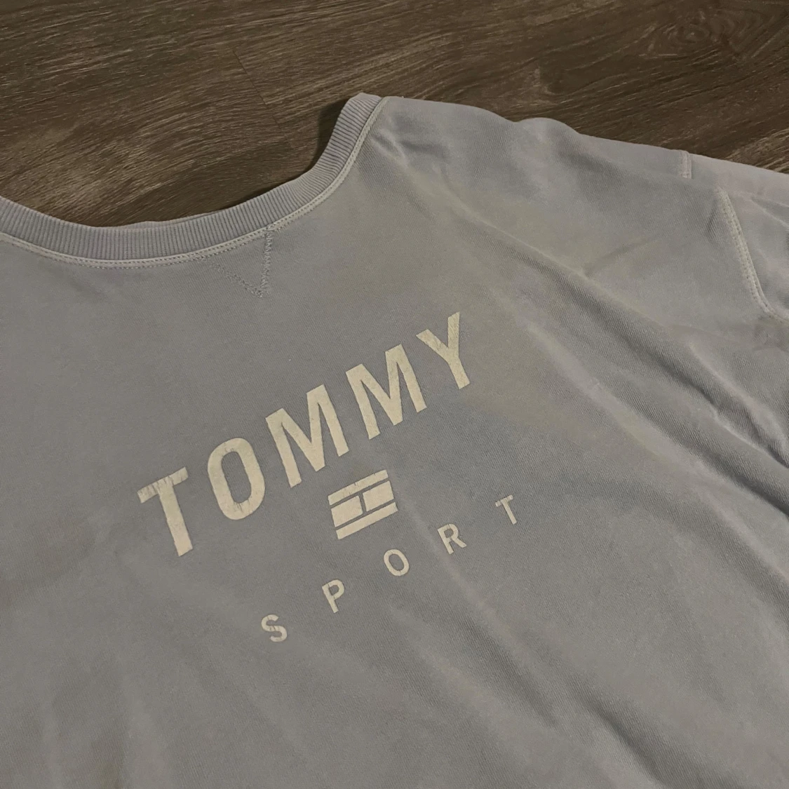 Ljusblå tröja från Tommy Hilfiger Sport med tillhörande shorts - 1