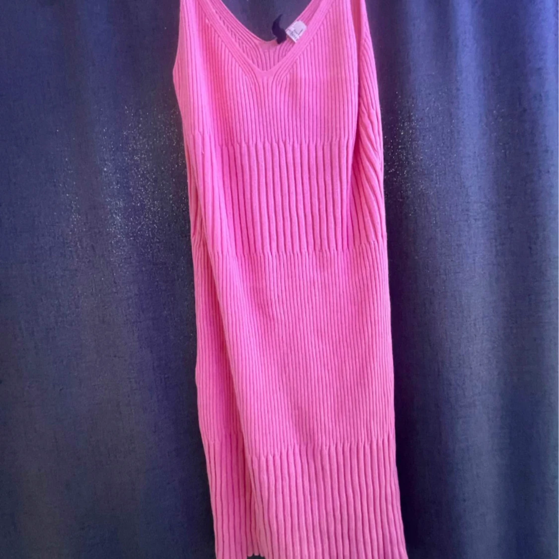 Rosa ribbad ärmlös klänning