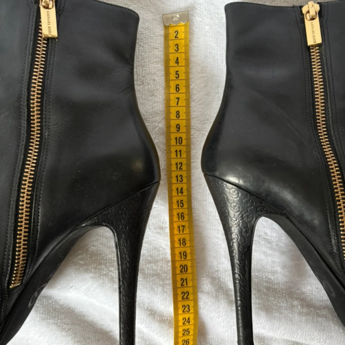 Svarta Michael Kors  stövletter med hög klack - 1