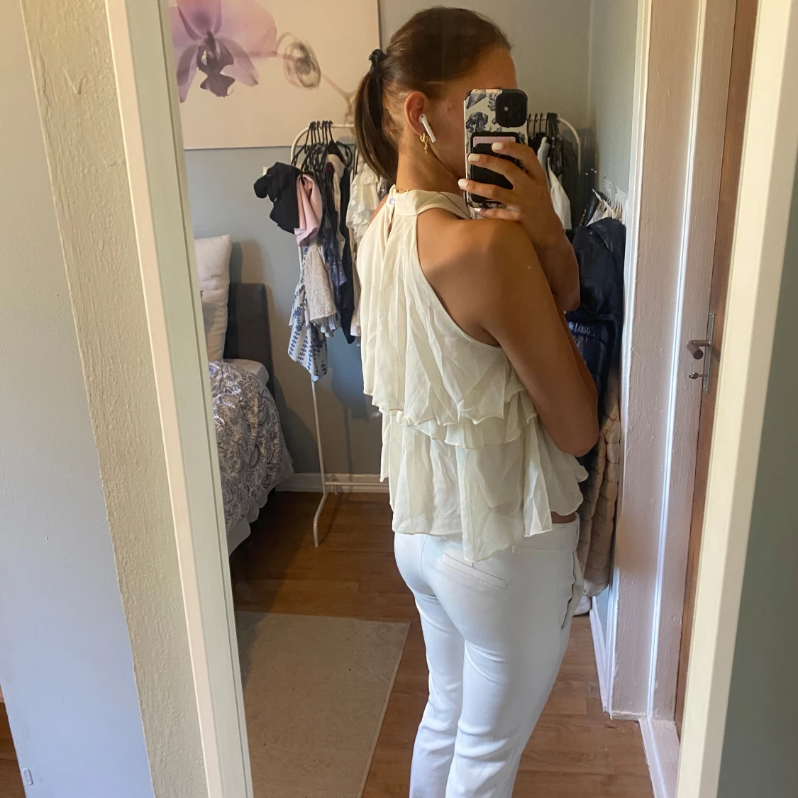 Beige volangig ärmlös blus - 1