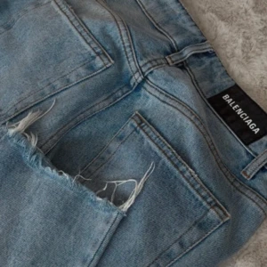 Balenciaga - Jeans från balenciaga, strl 25. Köpta på Nk. Jag är 165 lång.