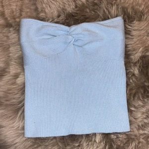 Bandeau tubtopp  - Super söt topp, säljer då jag inte får någon användning för den. Använd ca 1 gång. 