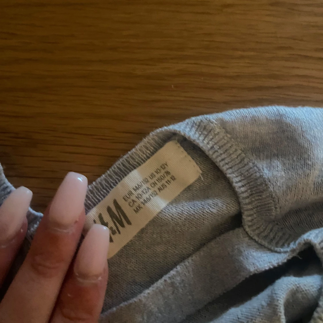 Ljusblå croppad tröja med spets från H&M - 2