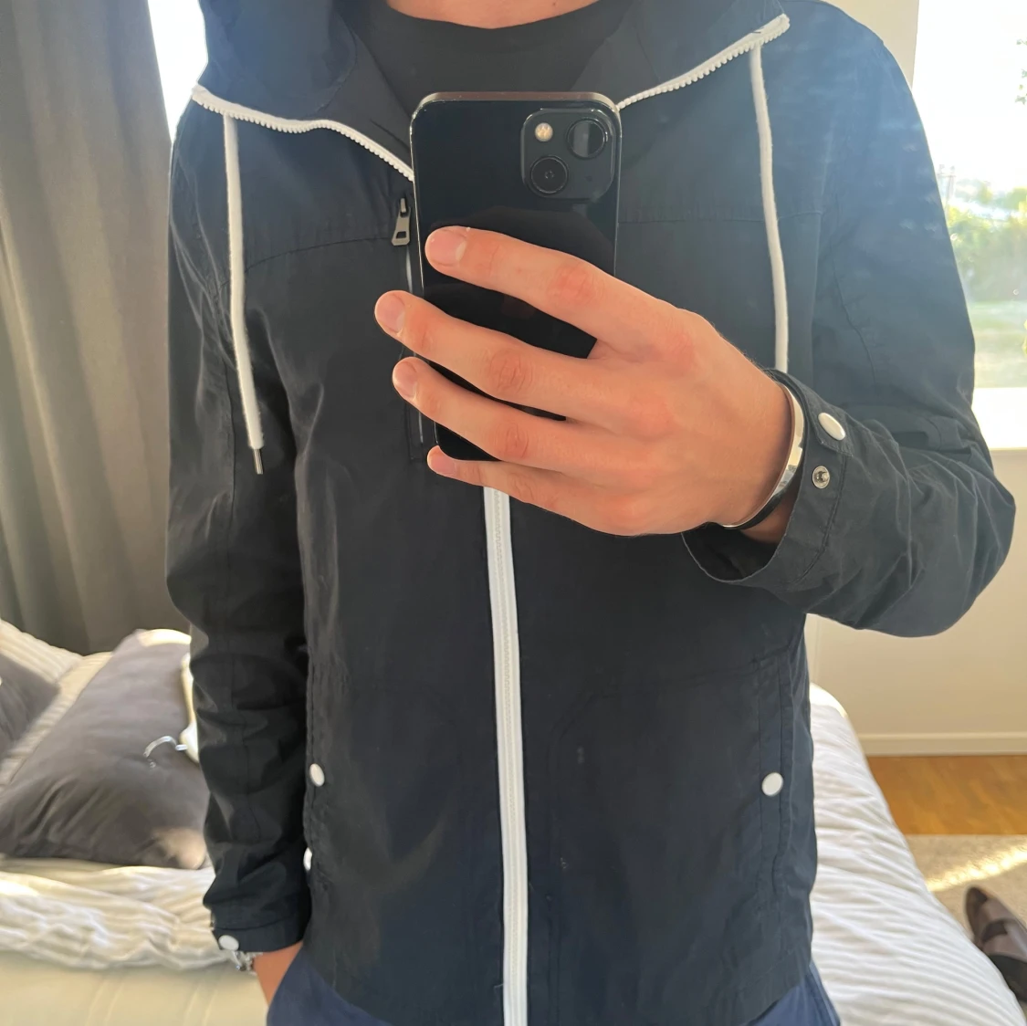 Mörkblå vindjacka från Pier One