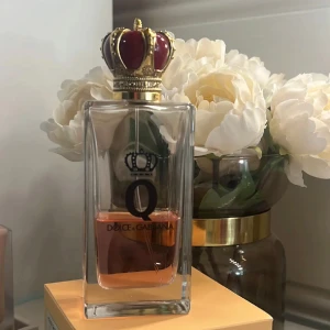 Dolce & Gabbana Q parfymflaska  - 100ml flaska se bild för återstående mängd 