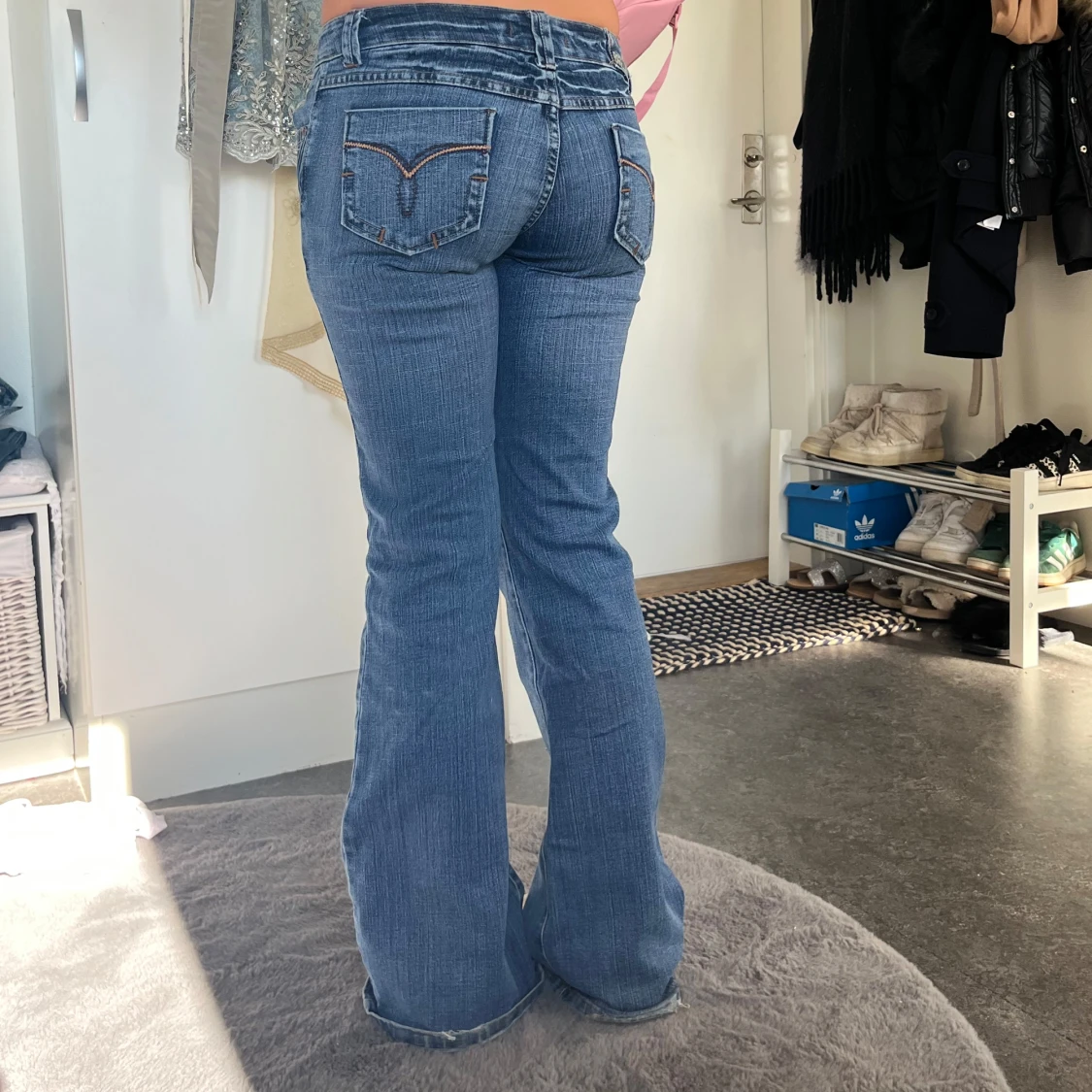 Blå bootcut jeans från Replay