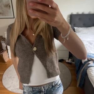 Bolero Kofta Zara - Snygg stickad kofta/bolero från Zara! Nyskick då den inte har kommit till användning❤️