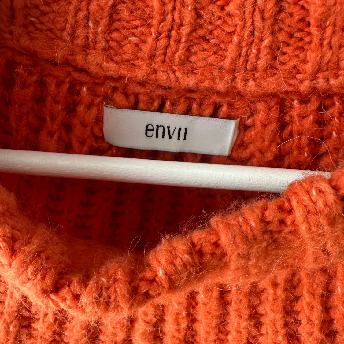 Orange stickad tröja från Envii - 2