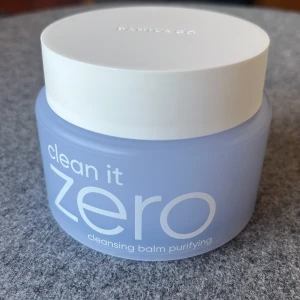 Zero cleansing balm  - En rengöring från zero. Bara testad så nästan all produkt kvar🩷