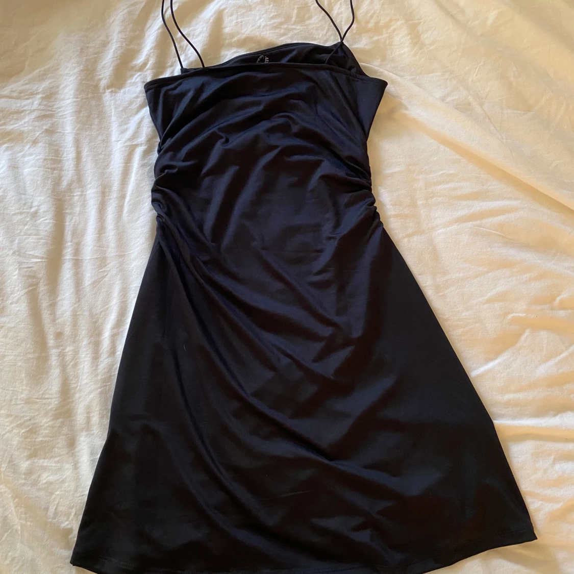 Svart kort klänning från H&M Divided - 4