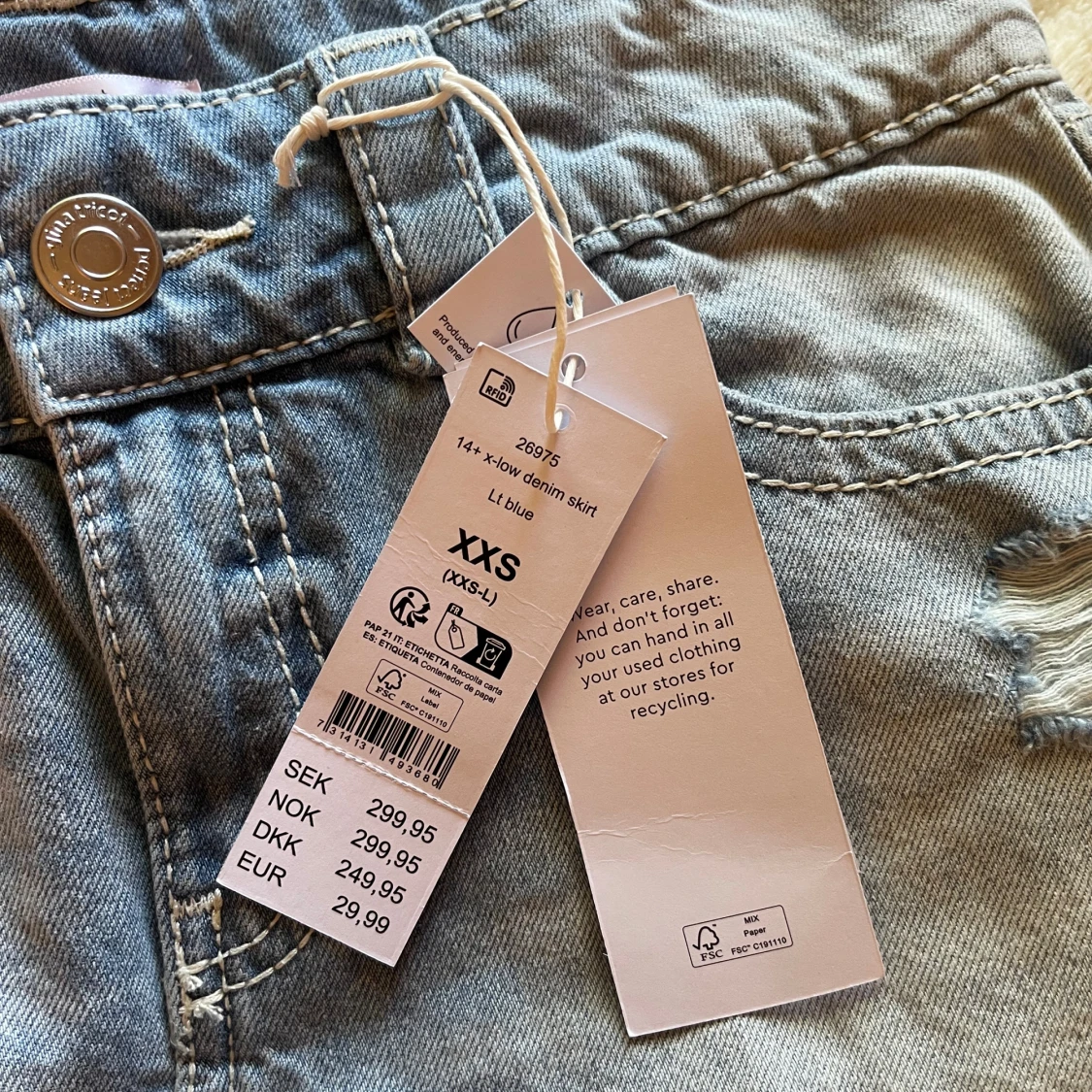 Ljusblå jeanskjol från Gina Tricot - 3