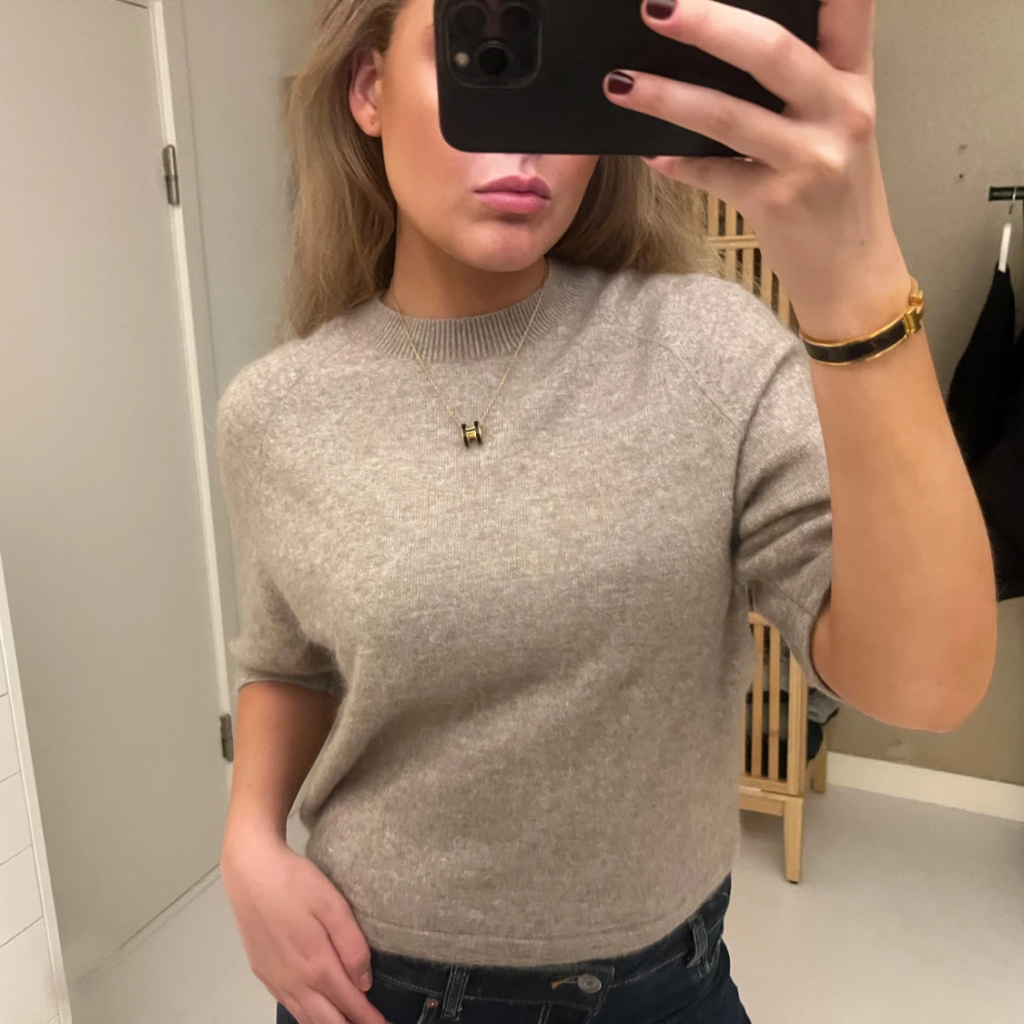 Beige stickad tröja med kort ärm