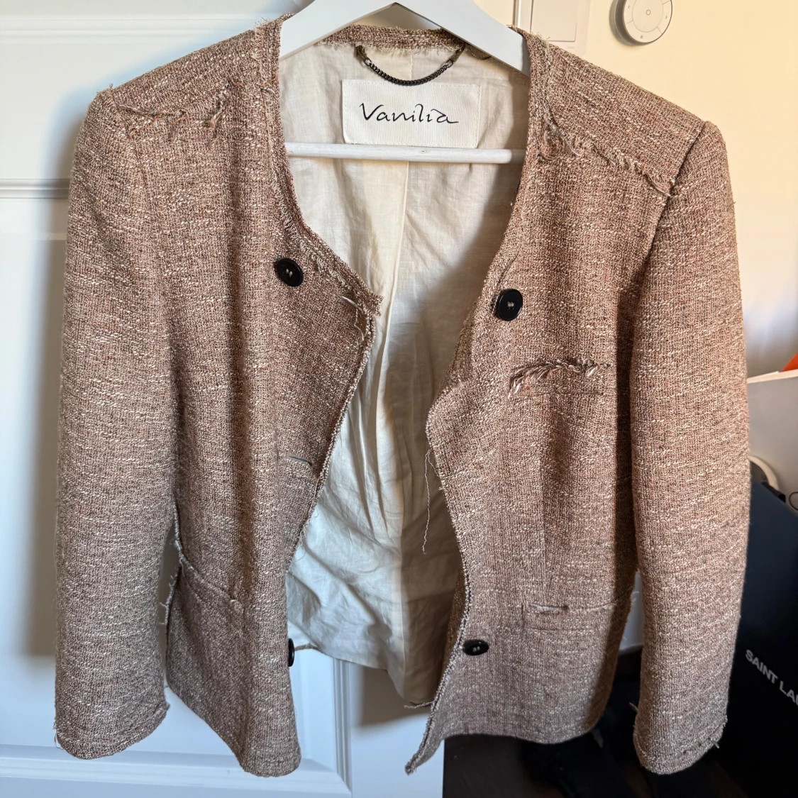 Beige/brun kavaj från Vanilia